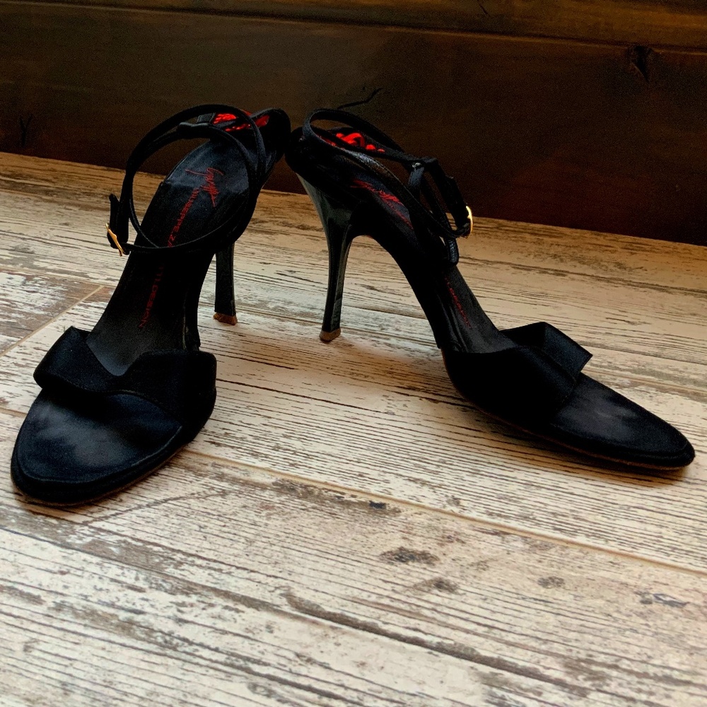Vicini by Giuseppe Zanotti Design